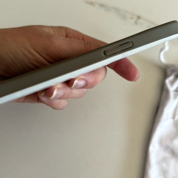 Loopy Case - Picture 3 of 5